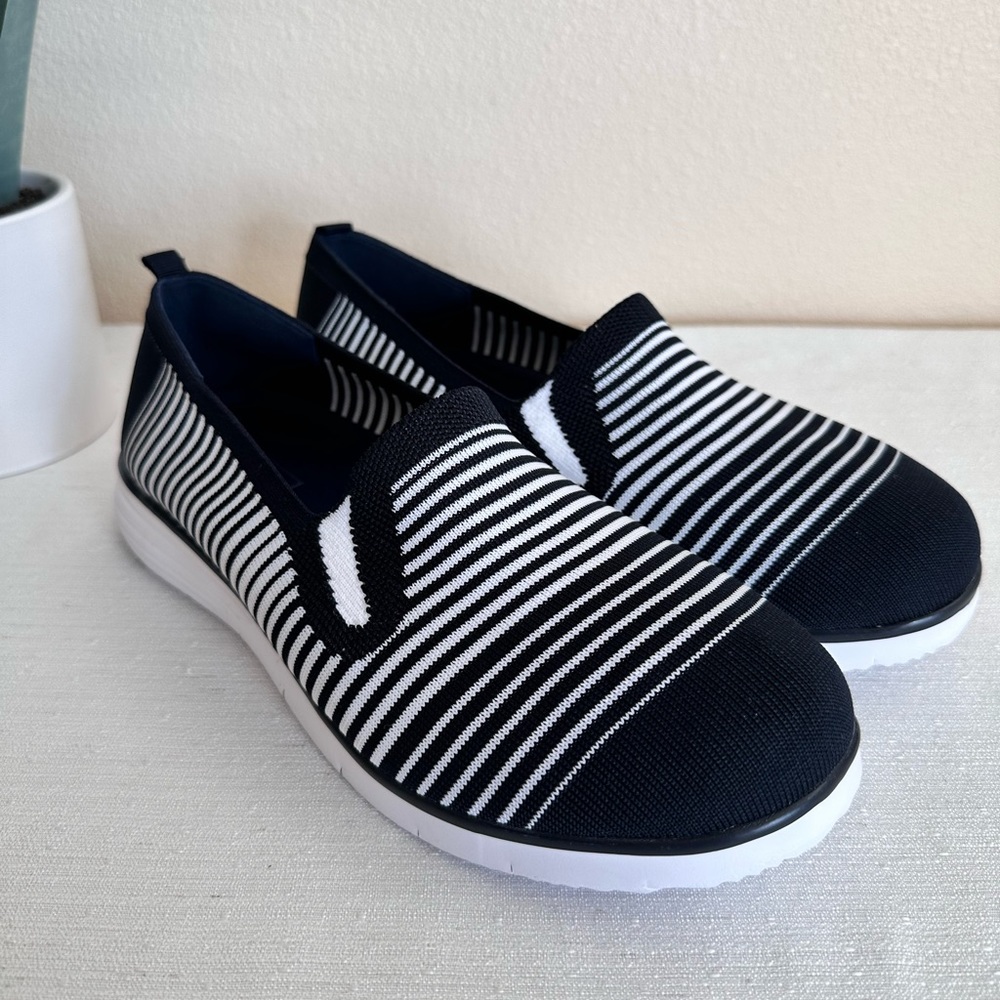 New Propet TravelFit Dark Navy/White Stripe Knit Slip On Sneakers Women’s 10 - Picture 3 of 12